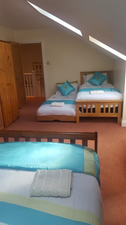אדינבורו Penthouse Apartment Sleeps 11 מראה חיצוני תמונה